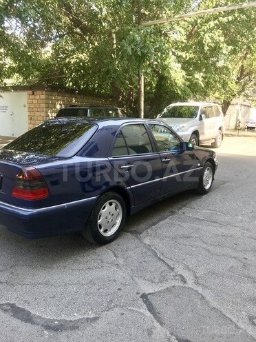 Mercedes C 200 2000, 202,000 km - 2.0 l - Bakı