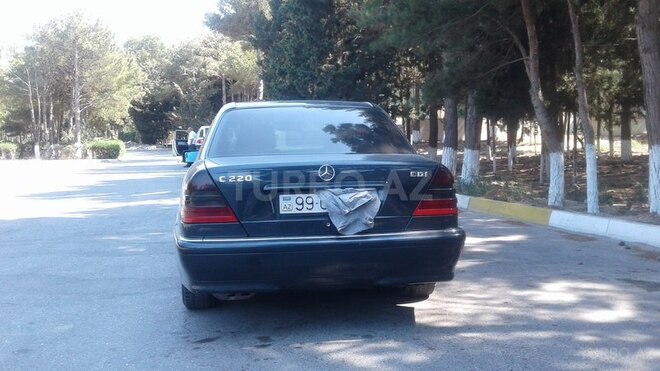 Mercedes C 220 2000, 243,128 km - 2.2 l - Bakı