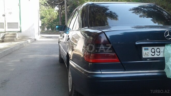 Mercedes C 220 2000, 243,128 km - 2.2 l - Bakı