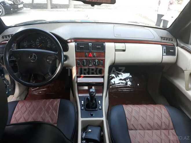 Mercedes E 220 1996, 452,882 km - 2.2 l - Astara