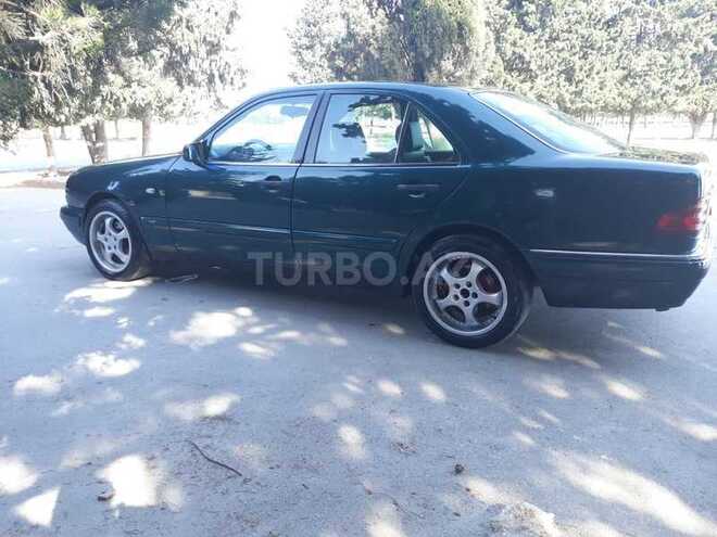 Mercedes E 220 1996, 452,882 km - 2.2 l - Astara