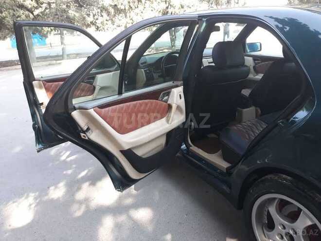 Mercedes E 220 1996, 452,882 km - 2.2 l - Astara