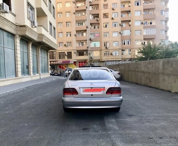 Mercedes E 280 2000, 223,000 km - 2.8 l - Bakı