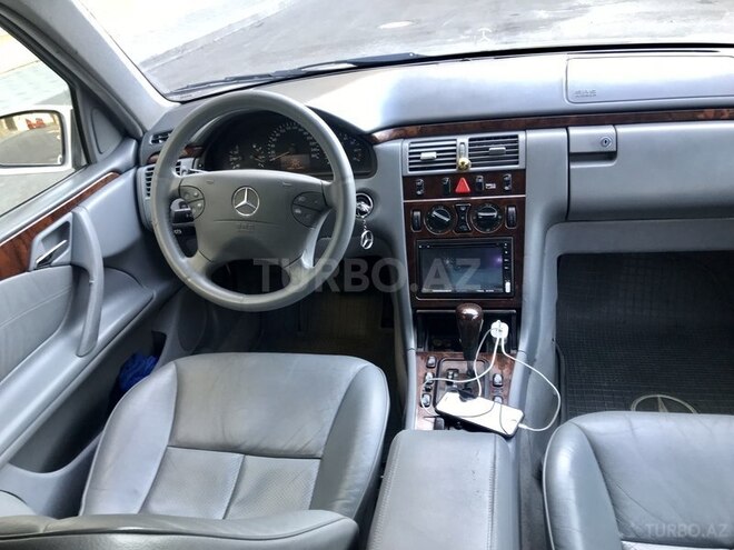 Mercedes E 280 2000, 223,000 km - 2.8 l - Bakı