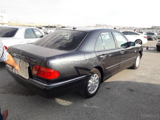 Mercedes E 230 1996, 448,000 km - 2.3 l - Bakı
