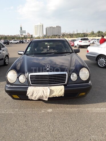 Mercedes E 230 1996, 448,000 km - 2.3 l - Bakı