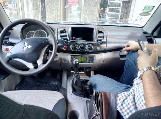 Mitsubishi L200 2011, 480,000 km - 2.5 l - Bakı