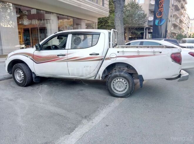 Mitsubishi L200 2011, 480,000 km - 2.5 l - Bakı