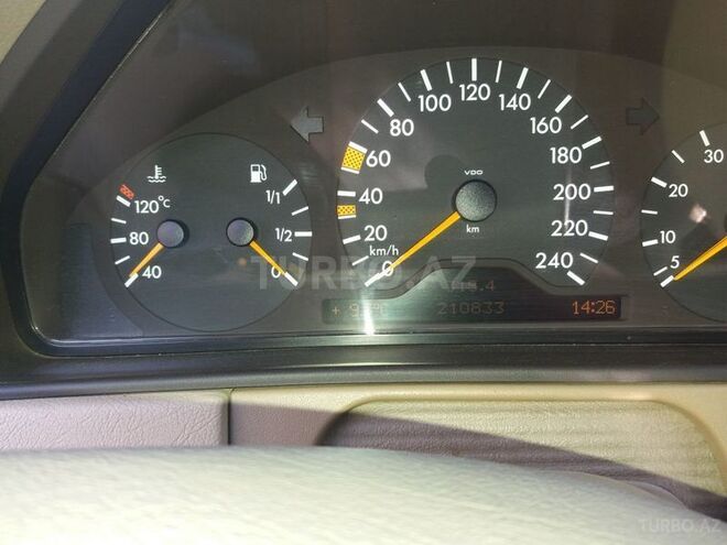 Mercedes E 240 1997, 210,000 km - 2.4 л - Bakı