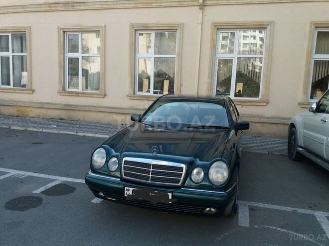 Mercedes E 240 1997, 210,000 km - 2.4 л - Bakı