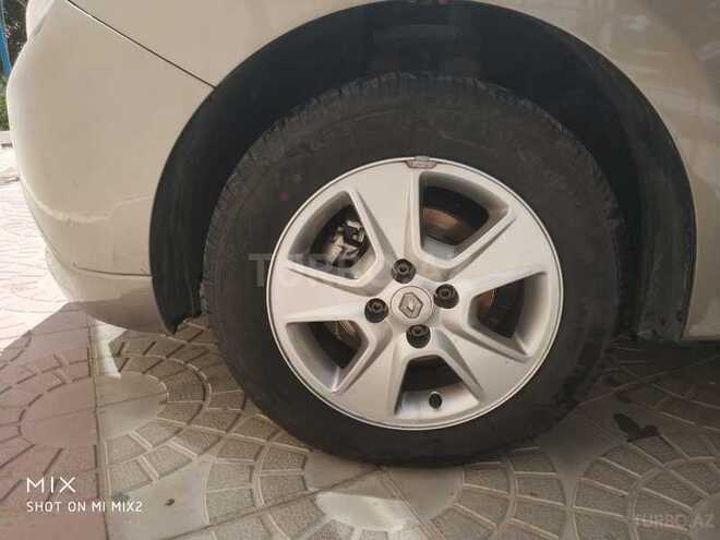 Renault Logan 2015, 32,000 km - 1.6 l - Bakı