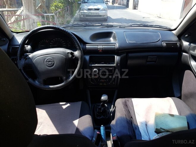 Opel Astra 1996, 284,000 km - 1.6 l - Bakı