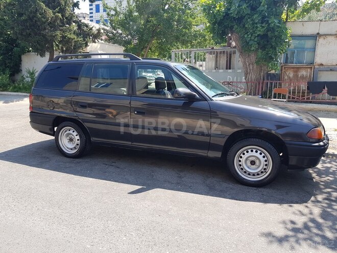 Opel Astra 1996, 284,000 km - 1.6 l - Bakı