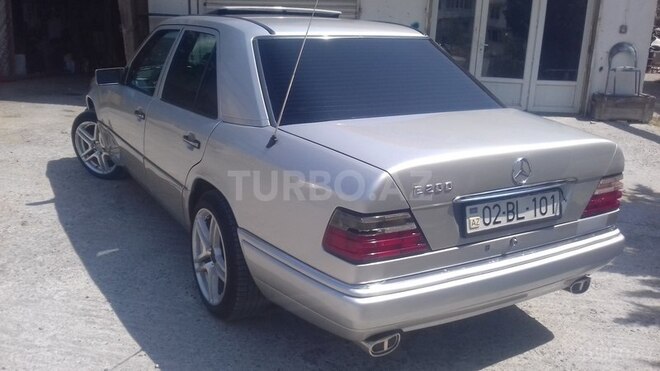 Mercedes E 200 1995, 415,385 km - 0.2 l - Bakı