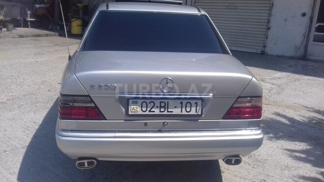 Mercedes E 200 1995, 415,385 km - 0.2 l - Bakı