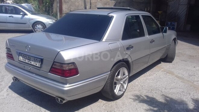 Mercedes E 200 1995, 415,385 km - 0.2 l - Bakı