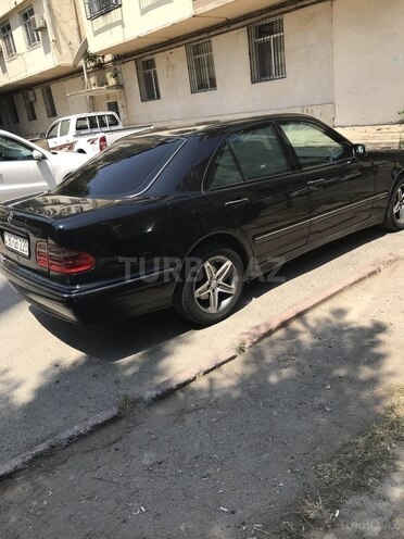 Mercedes E 220 1999, 356,000 km - 2.2 л - Bakı