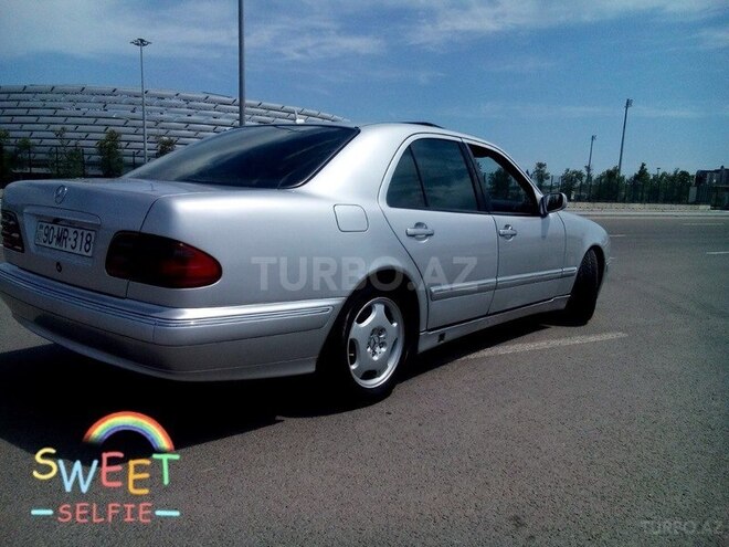 Mercedes E 220 2000, 415,000 km - 2.2 l - Bakı
