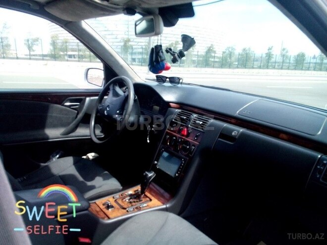 Mercedes E 220 2000, 415,000 km - 2.2 l - Bakı