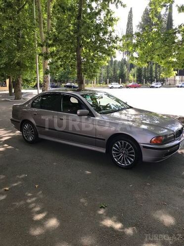 BMW 528 1999, 377,000 km - 2.8 l - Yevlax
