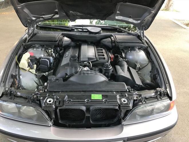 BMW 528 1999, 377,000 km - 2.8 l - Yevlax