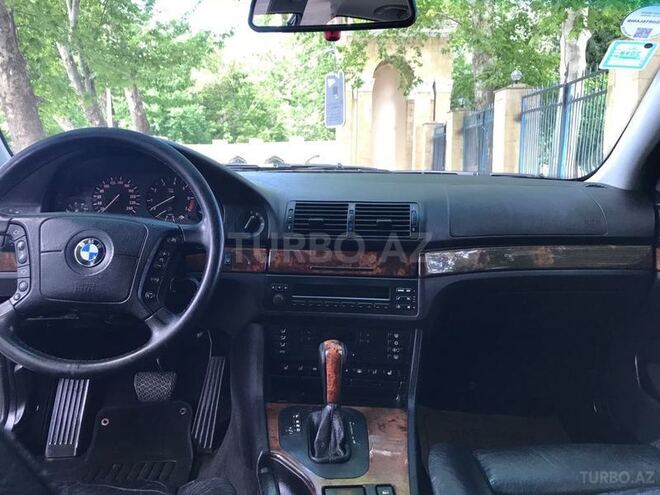 BMW 528 1999, 377,000 km - 2.8 l - Yevlax