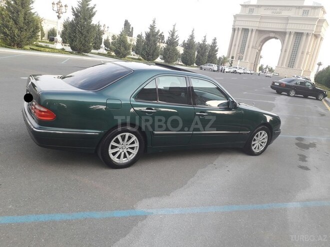 Mercedes E 240 2000, 197,300 km - 2.4 l - Gəncə