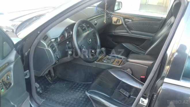 Mercedes E 240 2000, 258,000 km - 2.4 l - Bakı