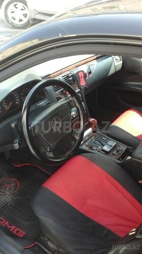 Mercedes E 240 1997, 376,000 km - 2.4 л - Şamaxı