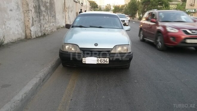 Opel Omega 1987, 136,500 km - 2.0 l - Bakı