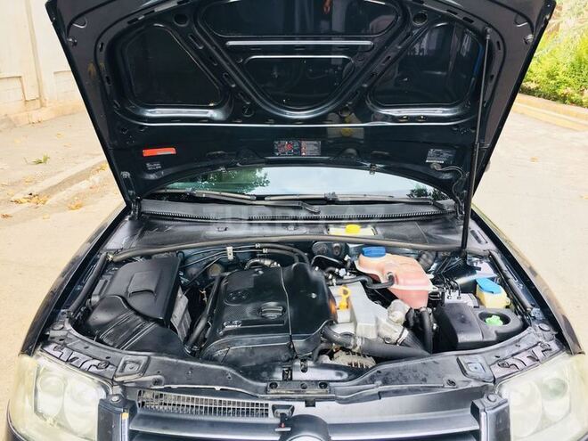 Volkswagen Passat 2001, 285,600 km - 1.8 l - Gəncə
