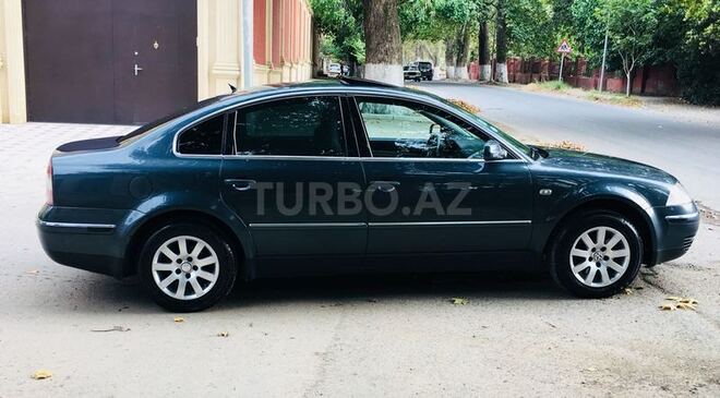 Volkswagen Passat 2001, 285,600 km - 1.8 l - Gəncə