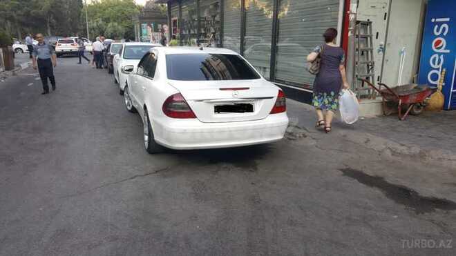Mercedes E 220 2008, 293,854 km - 2.2 l - Bakı