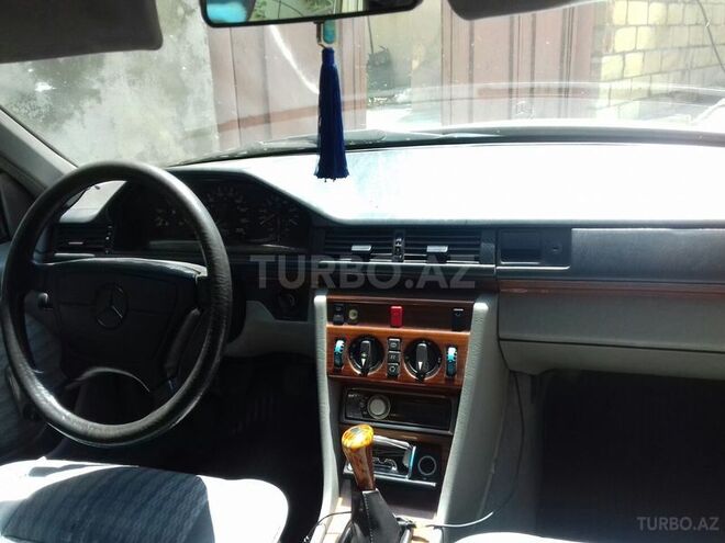 Mercedes E 250 1993, 548,081 km - 2.5 l - Şəmkir