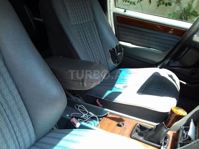 Mercedes E 250 1993, 548,081 km - 2.5 l - Şəmkir