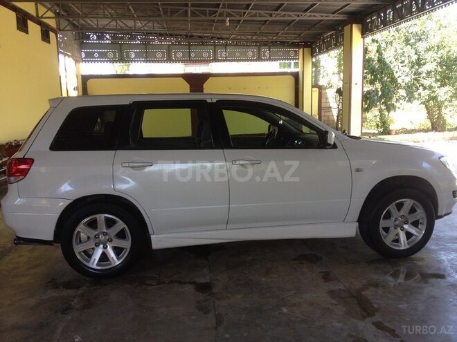 Mitsubishi Airtrek 2002, 167,980 km - 2.0 l - Saatlı
