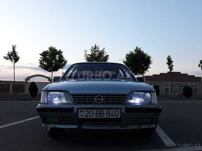 Opel  1986, 251,000 km - 2.5 l - Gəncə
