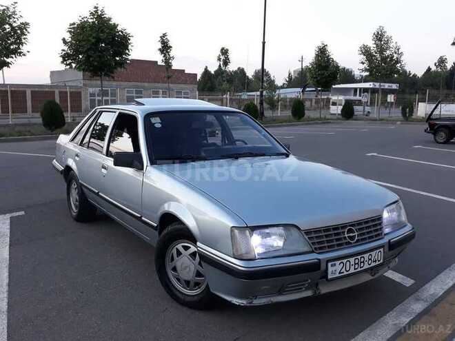 Opel  1986, 251,000 km - 2.5 l - Gəncə