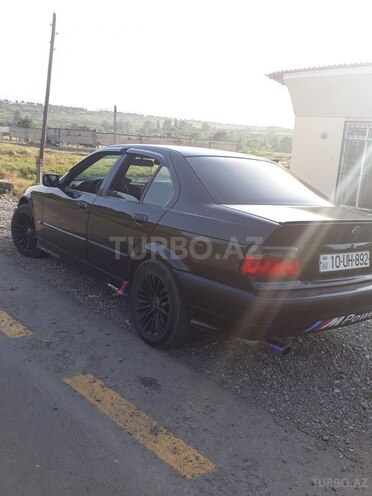 BMW 320 1995, 230,000 km - 2.0 l - Qazax