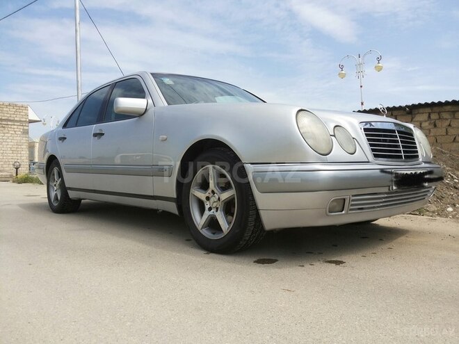 Mercedes E 230 1997, 31,500 km - 0.2 l - Quba