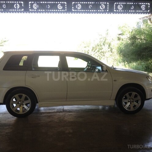 Mitsubishi Airtrek 2002, 167,980 km - 2.0 l - Saatlı
