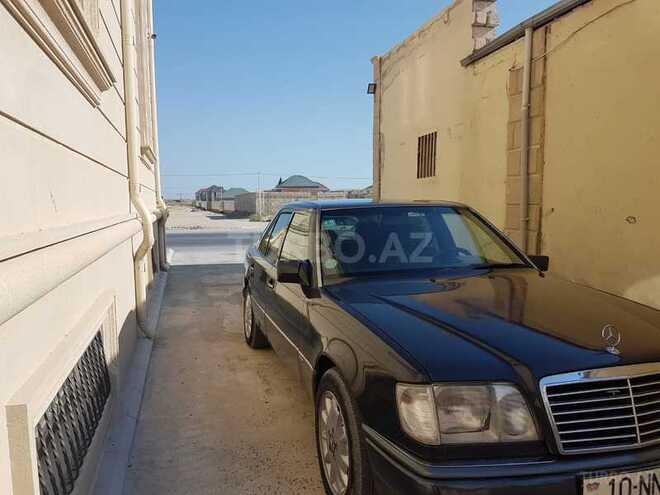 Mercedes E 220 1995, 363,000 km - 2.2 l - Bakı