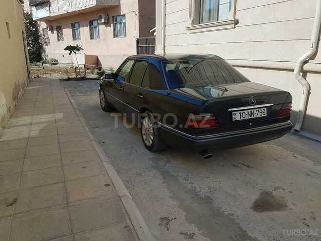 Mercedes E 220 1995, 363,000 km - 2.2 l - Bakı
