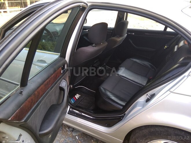 BMW 320 1999, 318,250 km - 2.0 l - Qax