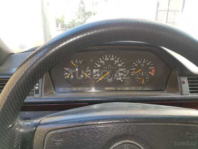 Mercedes E 220 1995, 363,000 km - 2.2 l - Bakı