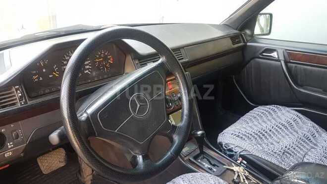 Mercedes E 220 1995, 363,000 km - 2.2 l - Bakı
