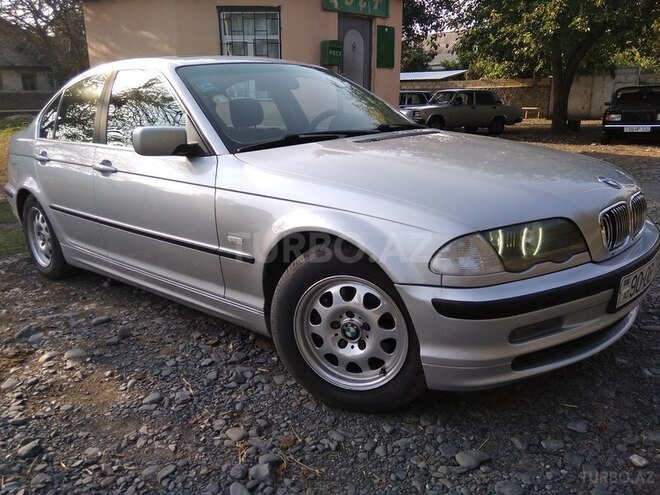 BMW 320 1999, 318,250 km - 2.0 l - Qax