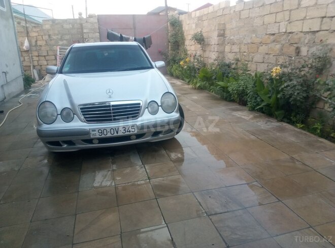 Mercedes E 220 2001, 295,000 km - 2.2 l - Bakı