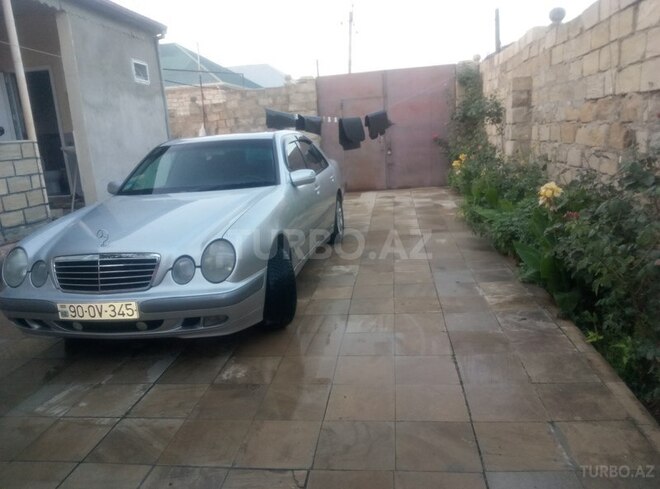 Mercedes E 220 2001, 295,000 km - 2.2 l - Bakı