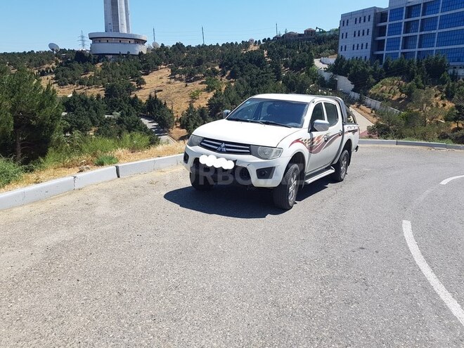 Mitsubishi L200 2011, 150,000 km - 2.5 л - Bakı
